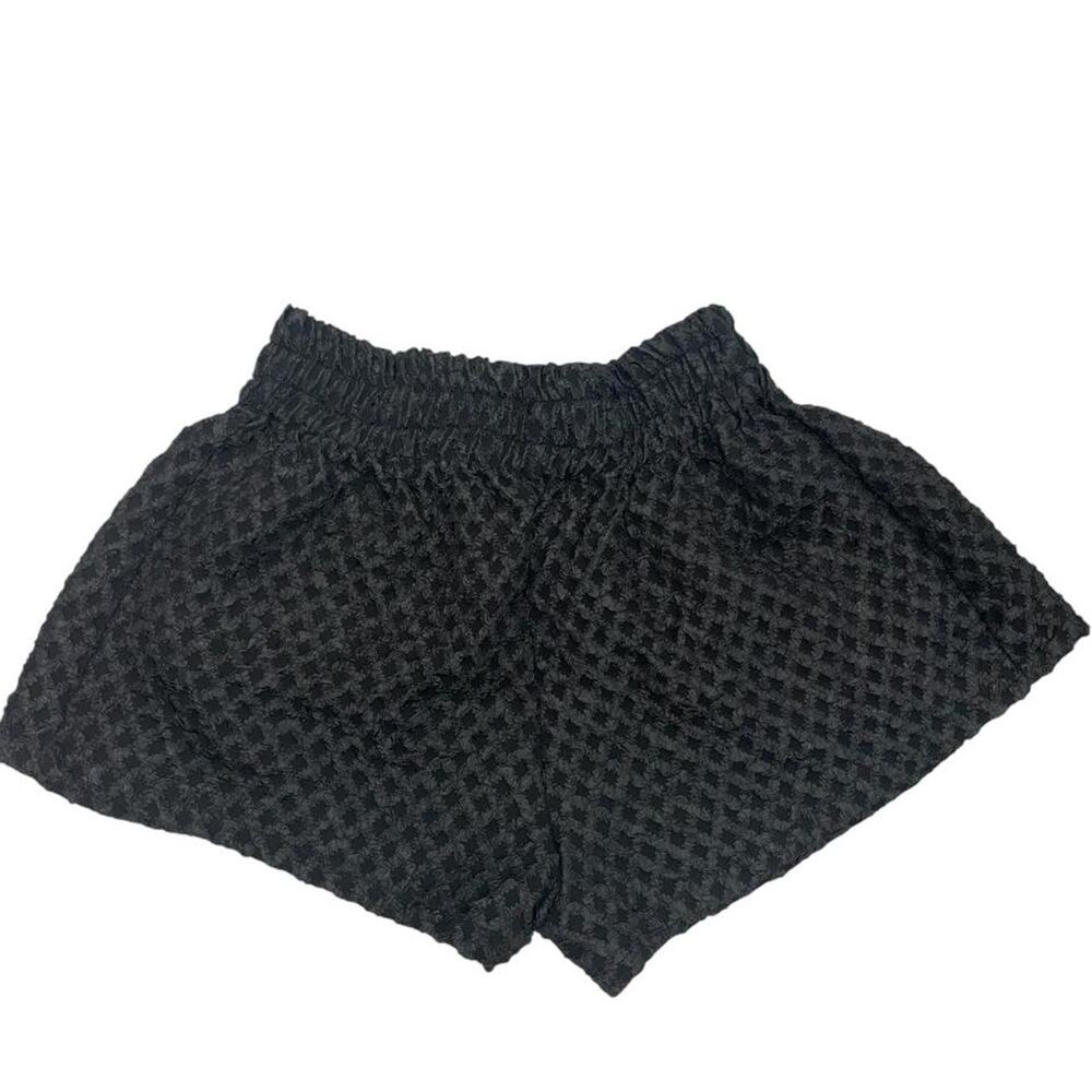 Black shorts with textured waffle